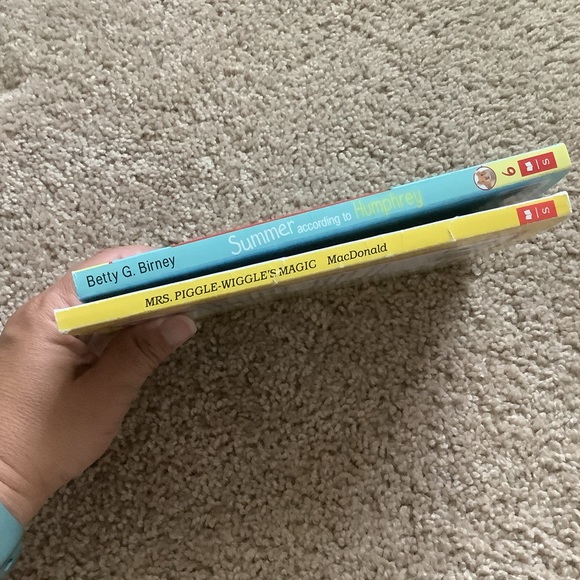 3/$15 🛍️ Children’s Book bundle summer according to Humphrey Mrs Piggle Wiggles - Picture 3 of 5